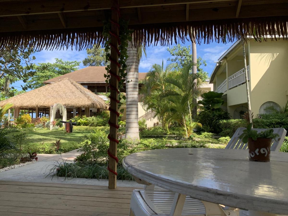 King Suite At Oceanview Resort In Jamaica - Enjoy 7 Miles Of White Sand Beach! Negril Exteriör bild